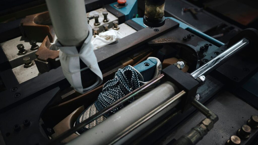 Jinjiang Sneaker Sourcing Guide: Athletic Shoes, Trainers & Cross-Border Footwear Logistics