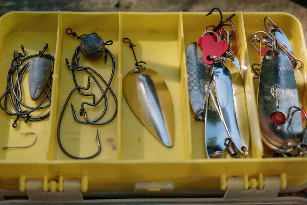 Sourcing Fishing Hooks & Lines from Poyang Dongyang: Tackle Parts & Outdoor Goods Freight