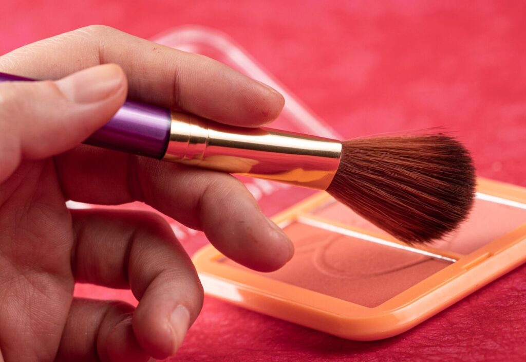Importing Cosmetic Brushes from Luyi: Air Freight & Customs Assistance