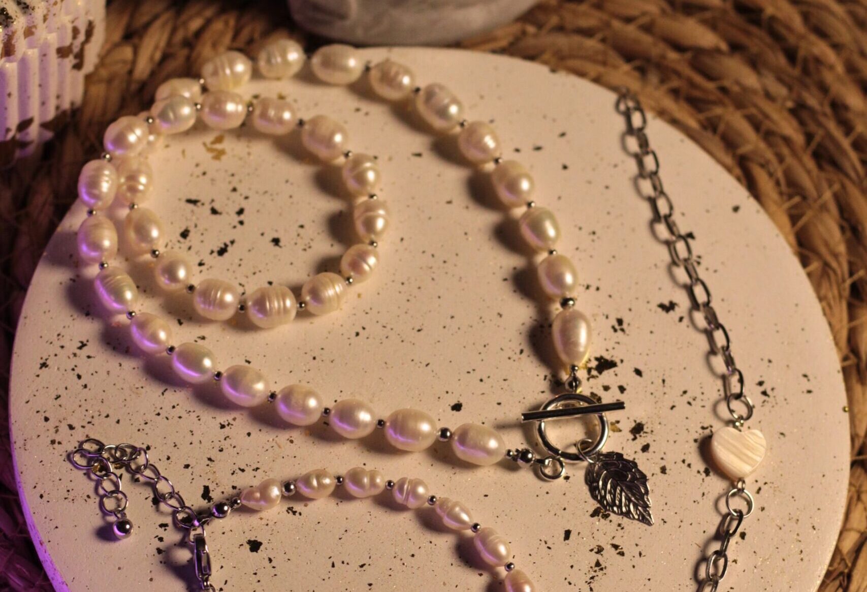 Colorful freshwater pearl wholesale display